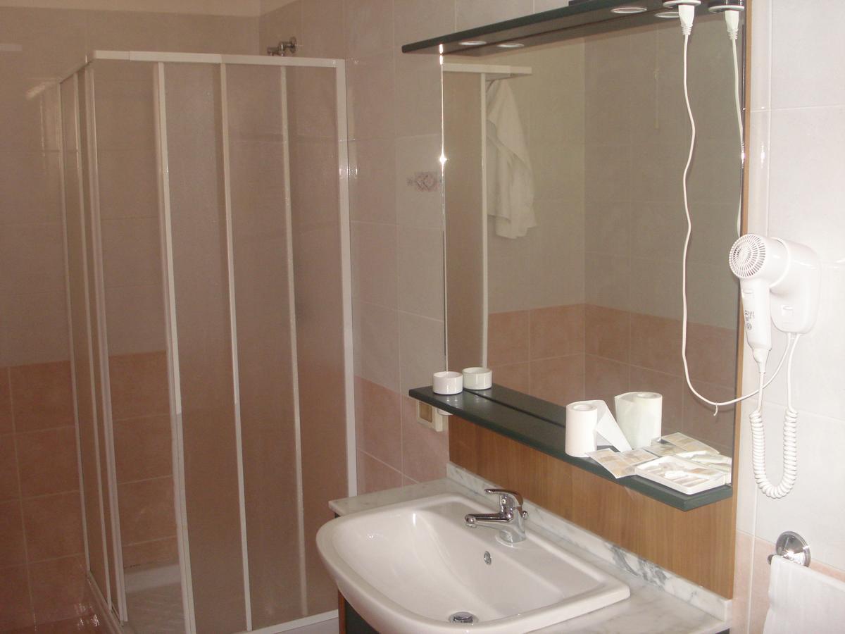 Hotel Grandinetti Parenti Esterno foto