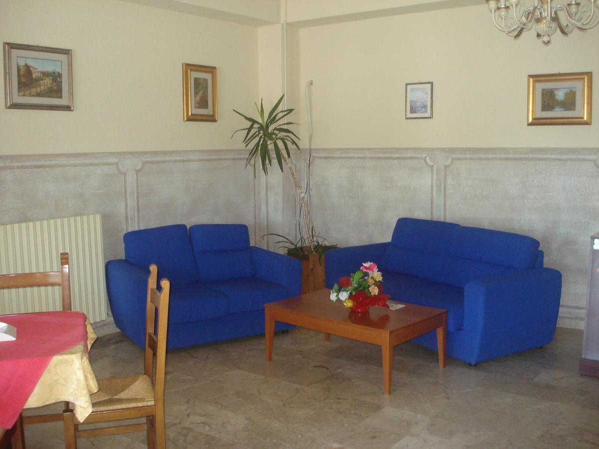 Hotel Grandinetti Parenti Esterno foto