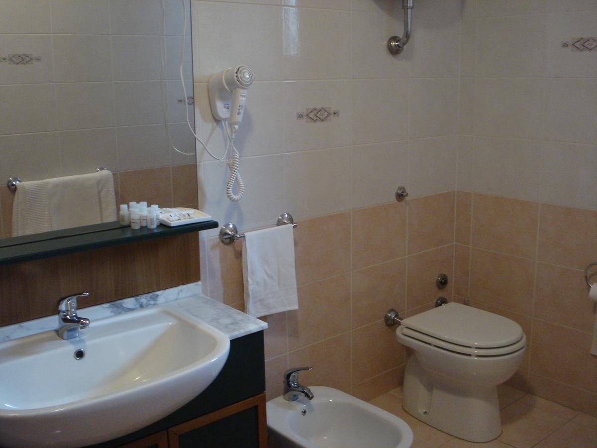 Hotel Grandinetti Parenti Esterno foto