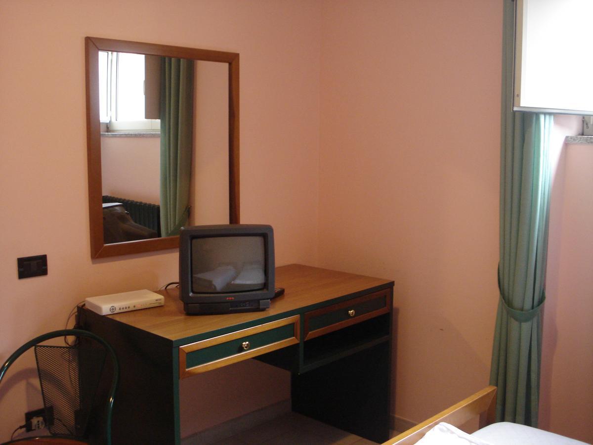Hotel Grandinetti Parenti Esterno foto