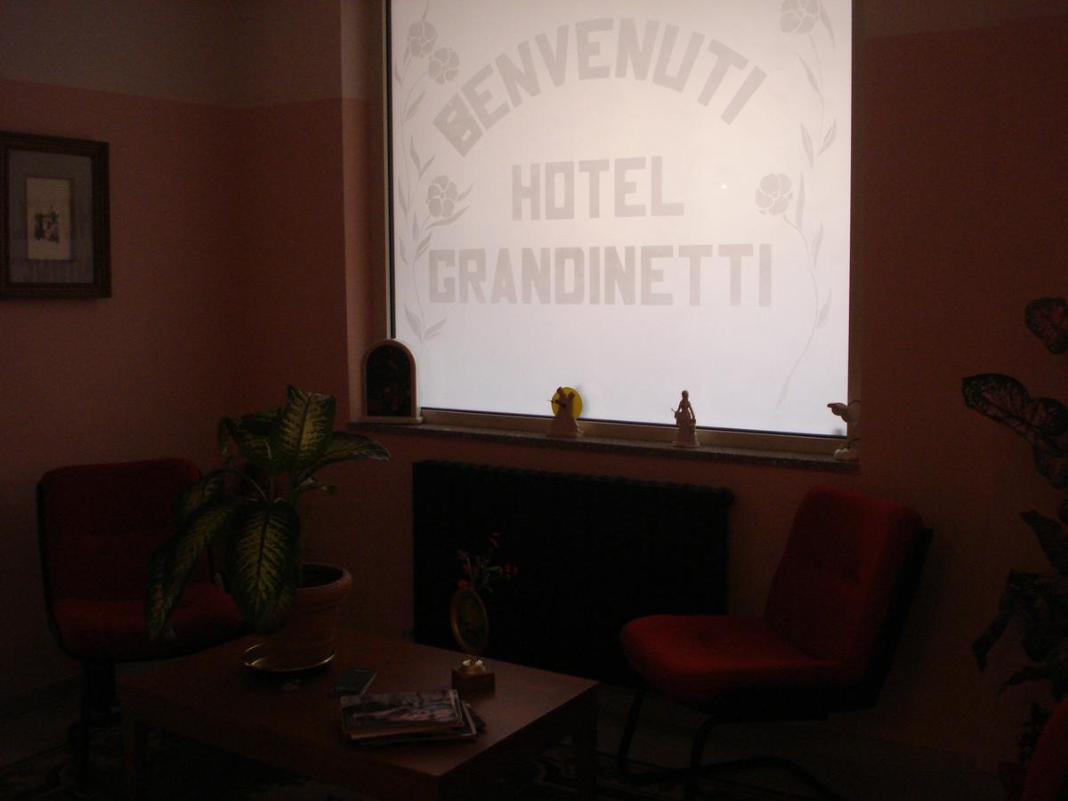 Hotel Grandinetti Parenti Esterno foto